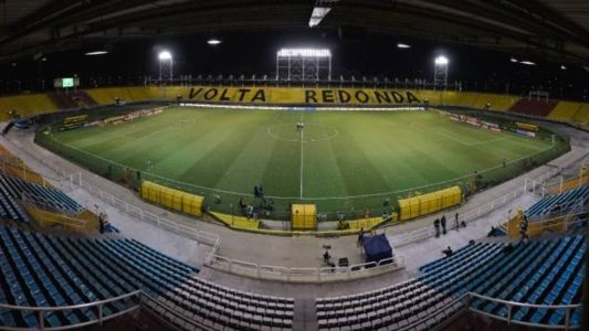 Atlético participou do jogo de inauguração dos antigos refletores do Raulino de Oliveira
