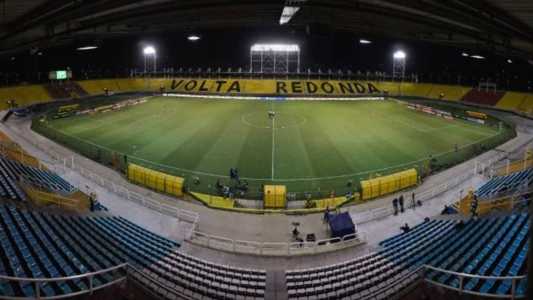 Atlético participou do jogo de inauguração dos antigos refletores do Raulino de Oliveira