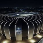 Torcedores do Atlético registram iluminação especial na Arena MRV
