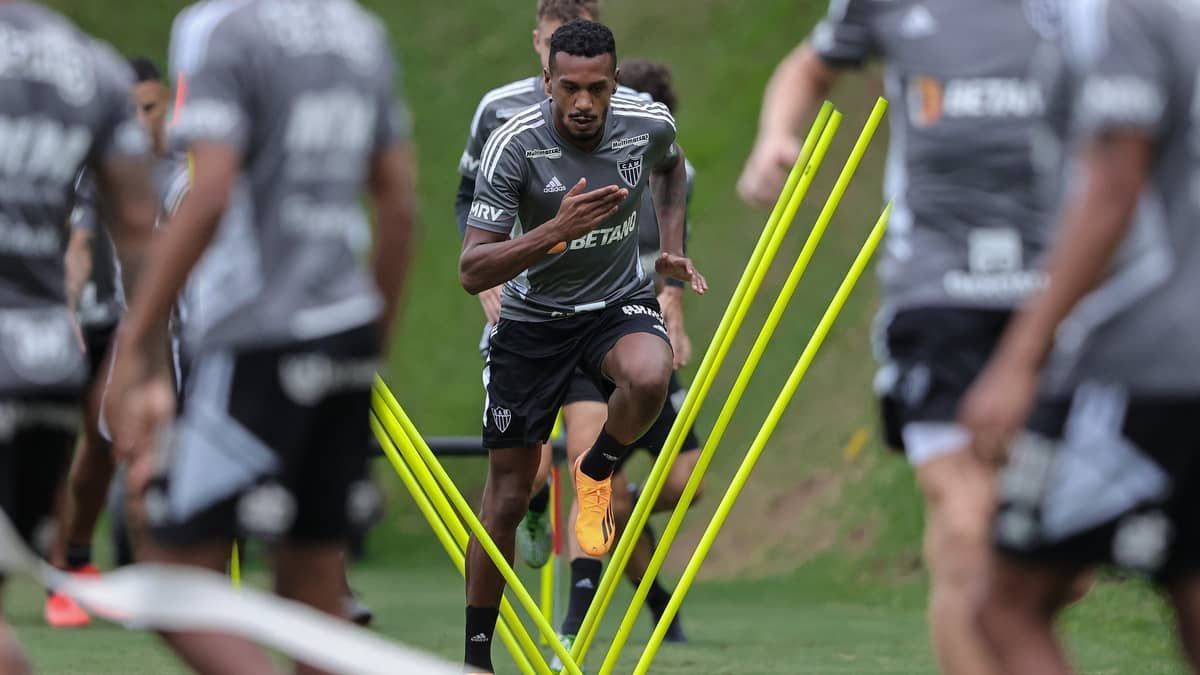 Coudet cancela treino do Atlético e marca nova data para reapresentação