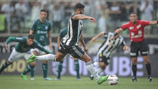 Atlético venceu a Caldense por 2 a 1 com gols de Hulk, de pênalti