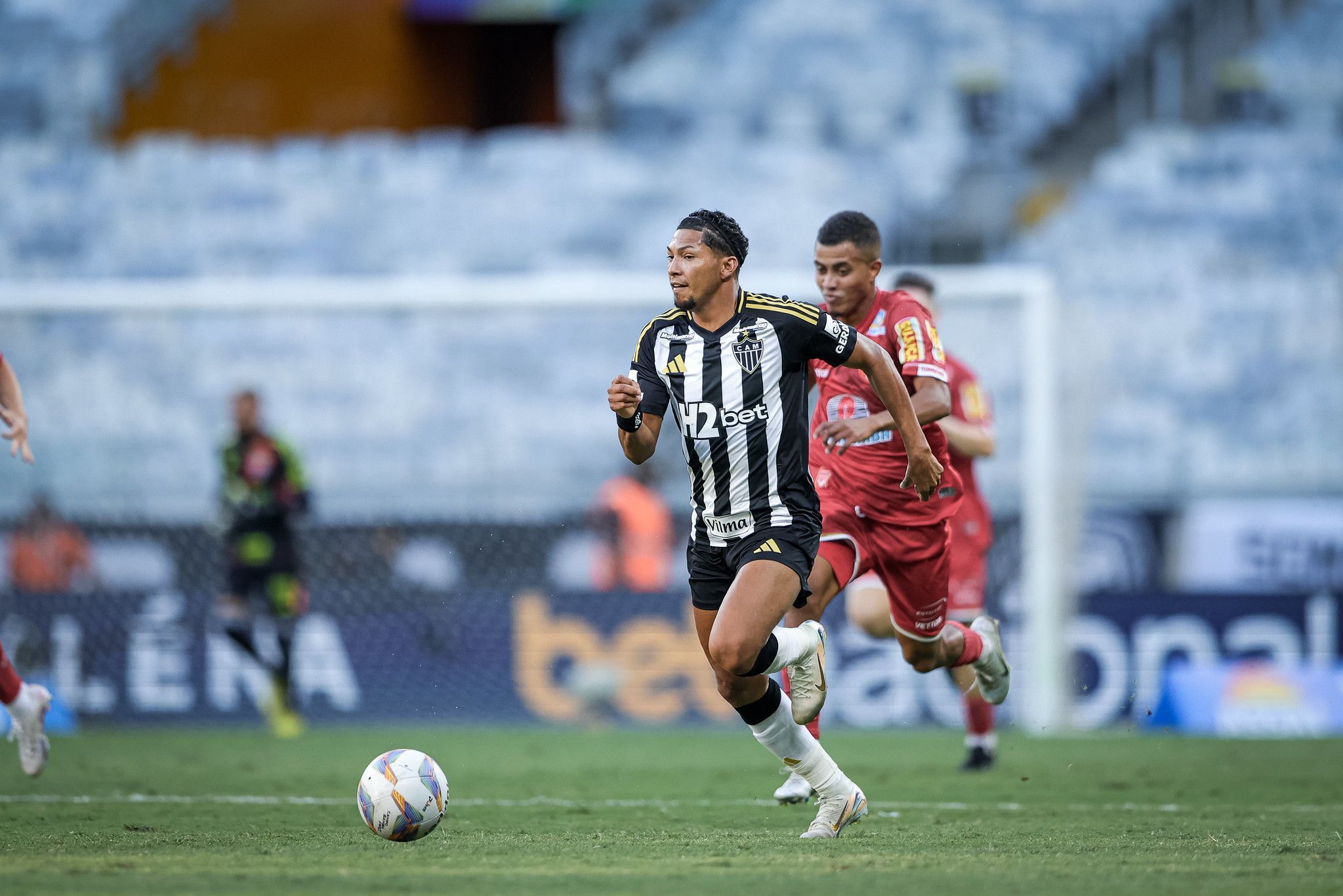 Velocidade, força e entrega: como foi a estreia de Rony pelo Atlético
