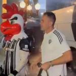 Veja como foi a chegada do Atlético a Tiradentes para duelo com Athletic