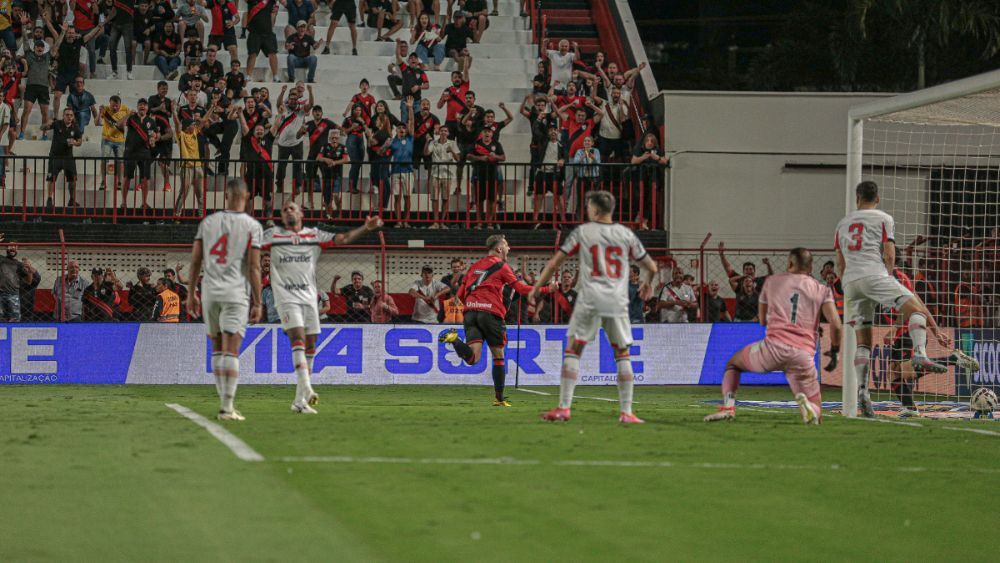 Atlético-GO bate Botafogo-SP, encerra jejum e se afasta do Z4 da Série B