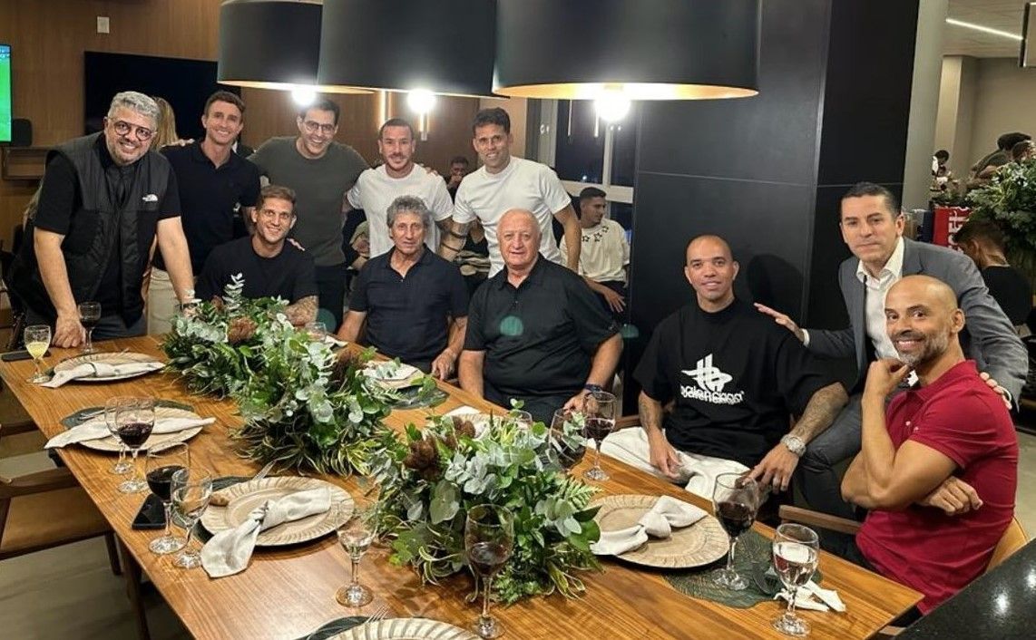 Ex-Atlético comemora aniversário em festa com Felipão e ídolos do clube