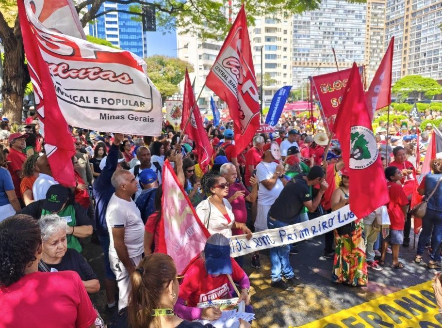 Grito dos Excluídos: ato da esquerda na Praça Raul Soares tem críticas à anistia e ao ex-presidente Bolsonaro