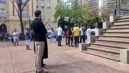 Ato ocorre na Praça da Liberdade, em BH
