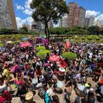 Com presença de familiares de vítimas, ato no Centro de BH pede um basta ao feminicídio
