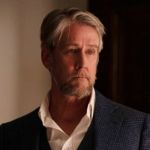 Estrela de 'Succession' sofre acidente de carro nos EUA; vídeos