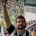 Ex-ator da Globo fala sobre amor pelo Atlético: 'Beijei a taça da Libertadores na final'