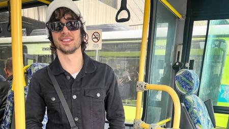 Ator e filho de Fábio Júnior andou de ônibus pela primeira vez nesta sexta-feira (28)