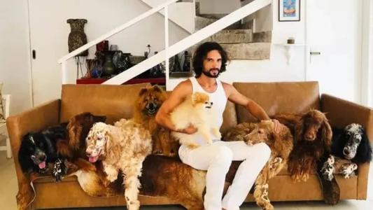 Ator foi encontrado morto dentro de baú