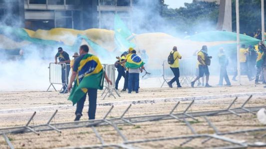 Atos de vandalismo do 8/1