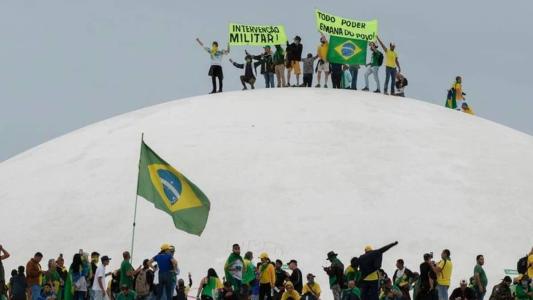 Atos golpistas do dia 8 de janeiro
