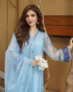 Atriz paquistanesa encontrada morta em seu apartamento no Paquistão