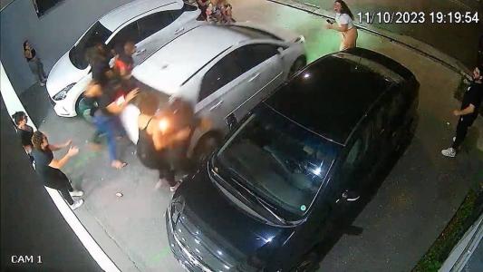 Atropelamento foi registrado por câmeras de segurança de salão de beleza