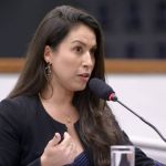 TJ decreta aposentadoria compulsória de juíza que criticou STF e Moraes pelas redes