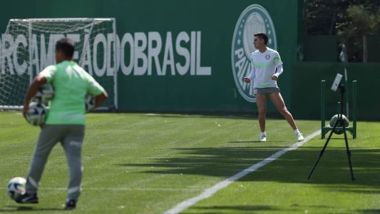 Atuesta evolui em recuperação em dia de treino no Palmeiras