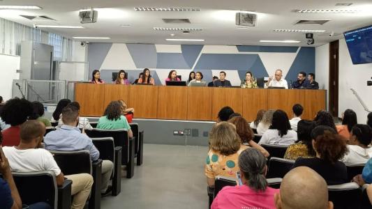 Audiência pública discute fechamento de vagas para adolescentes e crianças em instituições de acolhimento em BH
