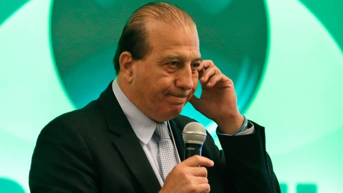 Ministro do TCU cobra transparência e critica gestão de Ibaneis na Marcha dos Prefeitos