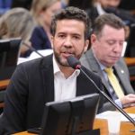 Em áudio, Janones pede que servidores  paguem ‘vaquinha’ para campanha eleitoral