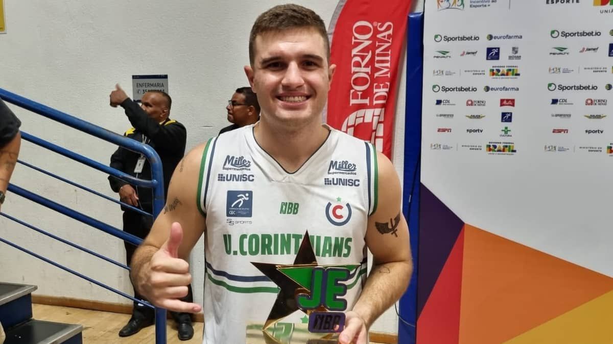 Jogo das Estrelas NBB: 'em casa', Augusto vence desafio de arremessos de três pontos