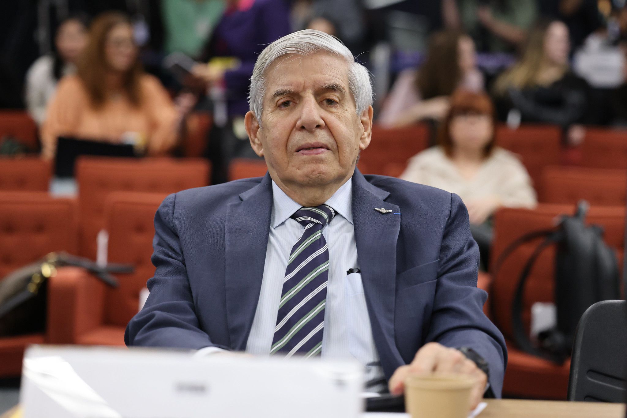 PF informa ao STF que não apreendeu passaporte de Augusto Heleno