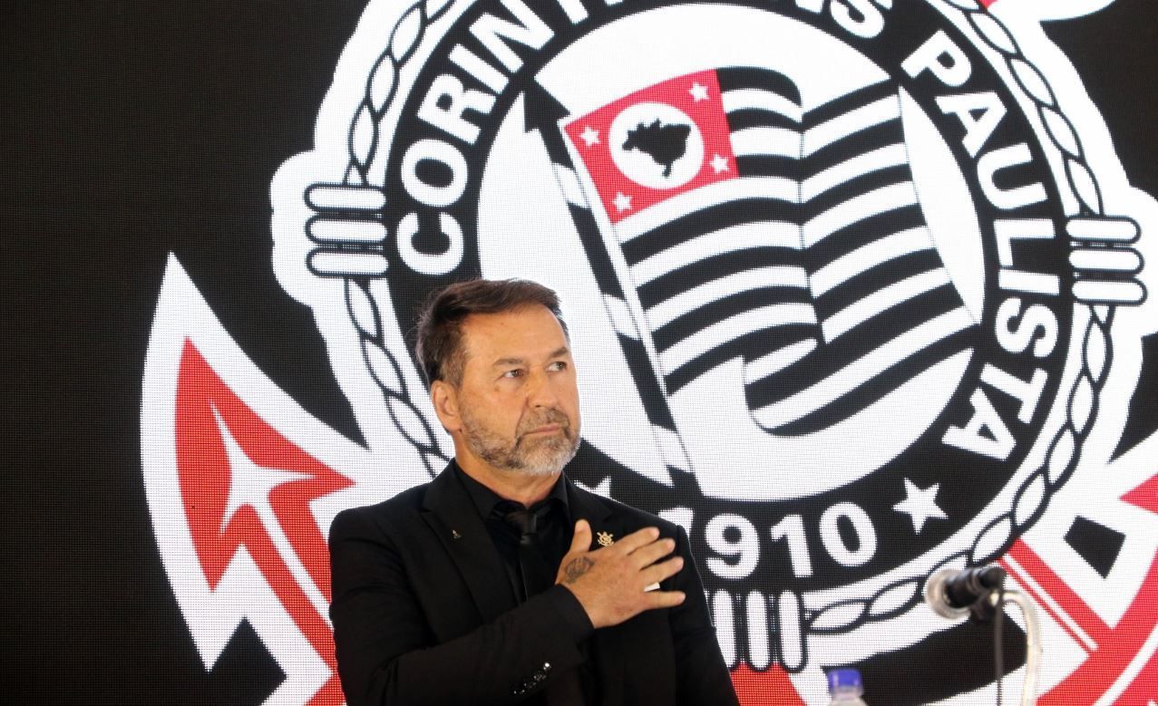 Presidente do Corinthians diz ter conversa avançada por Gabigol: 'Depende deles'