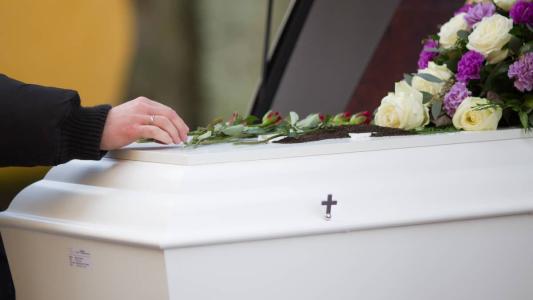 Aulas foram suspensas em Santiago, no Chile, devido a um funeral de um criminoso.
