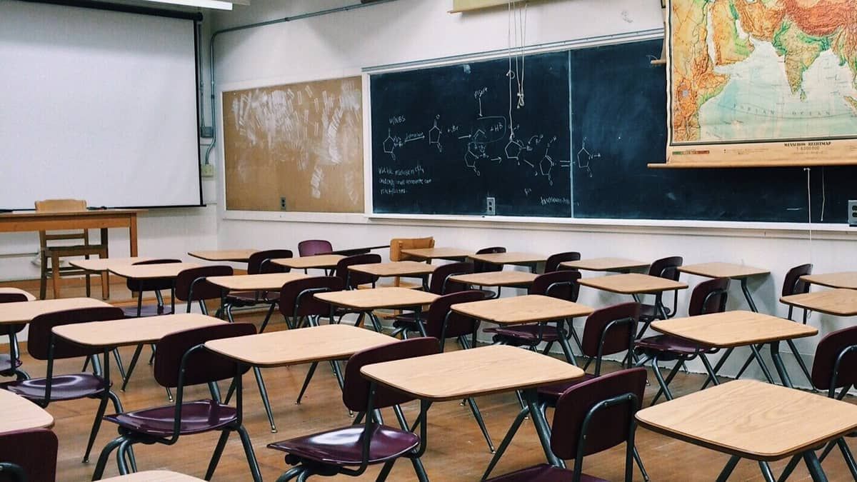 Estudantes de escolas públicas terão desconto em cursos de idiomas; confira