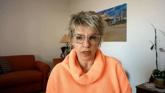 Aumento de casos e internações por gripe se deve a baixa vacinação, diz infectologista.