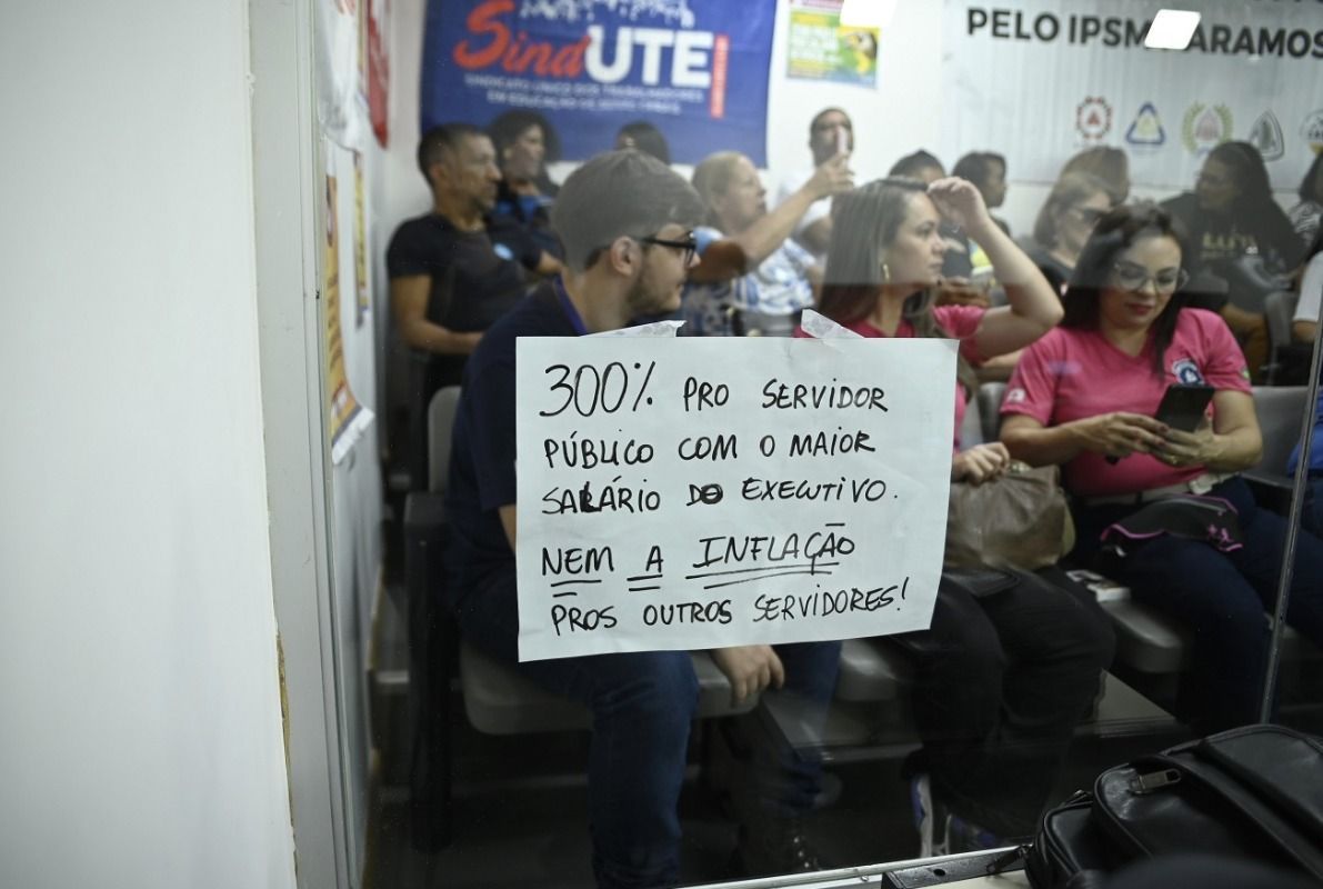 ALMG vota emendas a projeto de reajuste de servidores e projeta votação final após o feriado