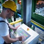 Indústria de transformação lidera geração de empregos no setor industrial
