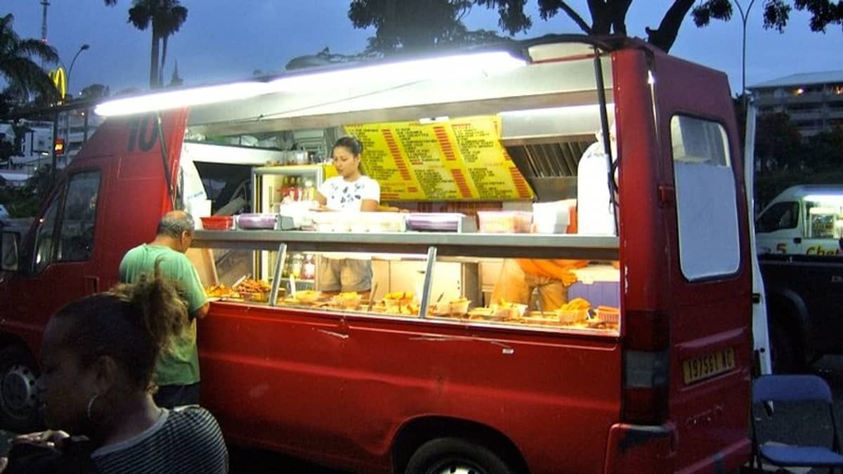 Carnaval: Prefeitura de BH libera food trucks em ruas próximas dos desfiles
