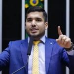 Autor do pedido da CPMI do 8 de janeiro incitou atos antidemocráticos, conclui PF