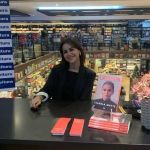 Aos 24 anos, Isabela Matte lança livro “O jovem digital” em BH