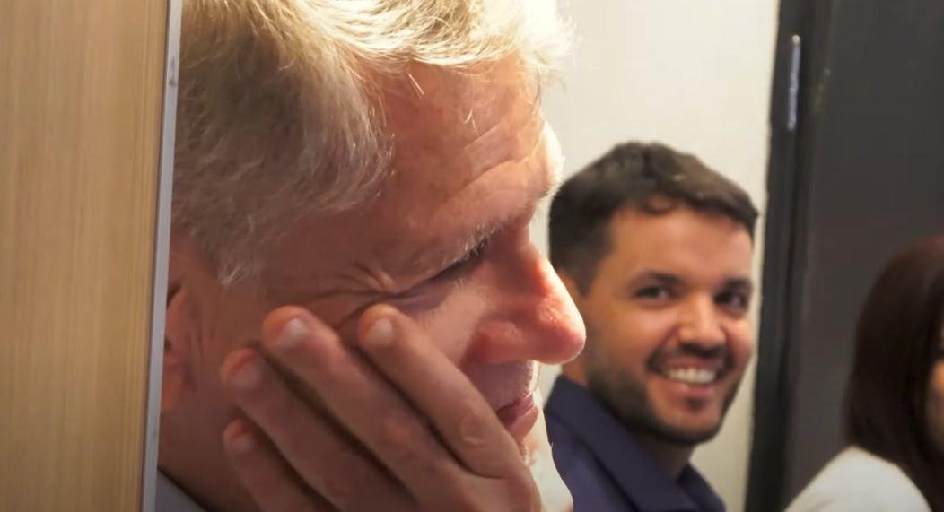 Paulo Autuori recebe homenagem e chora em evento do Cruzeiro; assista