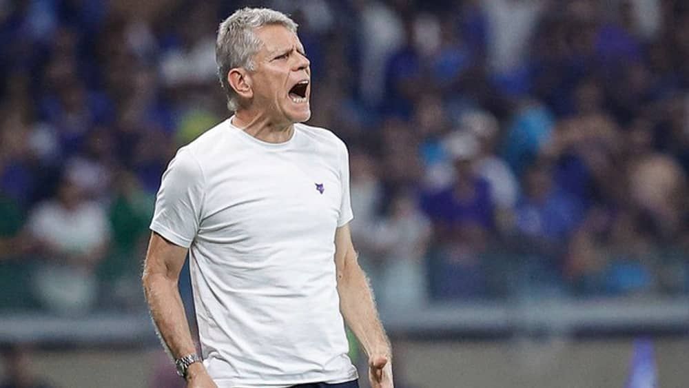 Autuori lamenta gols perdidos pelo Cruzeiro no Mineirão: 'Podia nadar de braçada'
