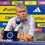 Autuori lamenta erros do Cruzeiro em bolas aéreas do Vasco: 'Sabíamos da jogada'