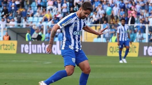 Avaí foge da zona de rebaixamento da Série B