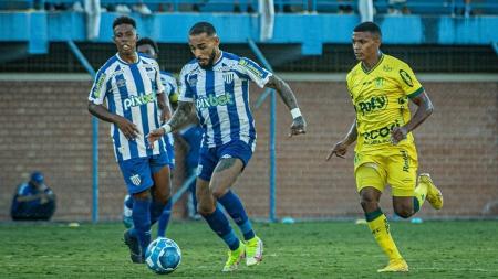 Avaí tenta manter sequência de vitórias no Brasileirão
