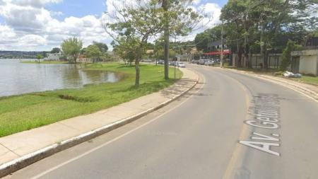 Avenida Acadêmico Nilo Figueiredo, no bairro Santos Dumont, local onde o crime aconteceu