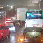 Tempestade de granizo arranca árvores e deixa centro de Betim sem luz