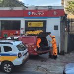 Bombeiros tentam tirar suspeito de furto preso em telhado no Santo Antônio, em BH 