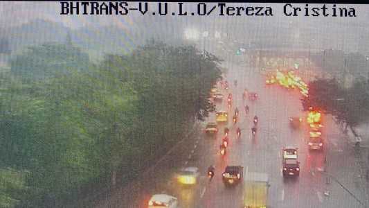 Avenida Tereza Cristina é interditada