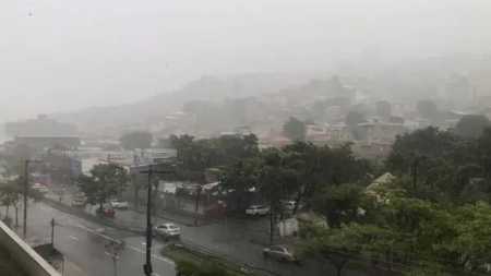 Avenida Vilarinho foi interditada pelo risco de alagamento