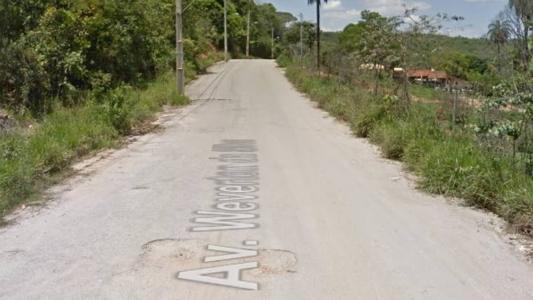 avenida Weverton da Silva, bairro Floresta Encantada, em Esmeraldas