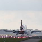 Piloto que tentou desligar motores de avião em pleno voo usou cogumelos alucinógenos