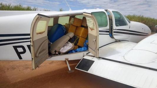 Avião apreendido com 400 kgs de cocaína