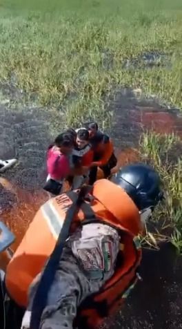 Avião caí na Bolívia e, sobreviventes ficam dois dias em pântano com jacarés comendo chocolate